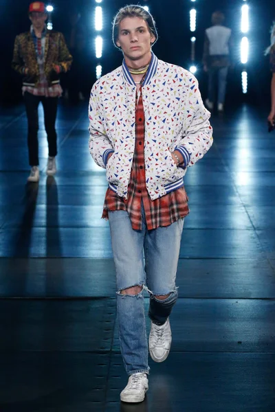 Look 33